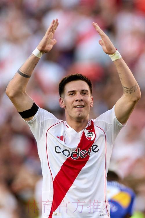 记者：皇马在马斯坦托诺合同中设立10亿欧解约金